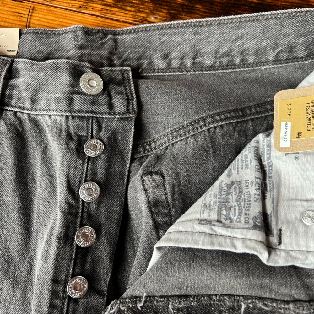 Levi’s faded black 501 cropped jeans - Picture 6 of 9